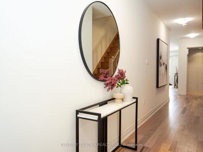 38 MAIN STREET, Mississauga, Ontario L5M 1X8, Kanada