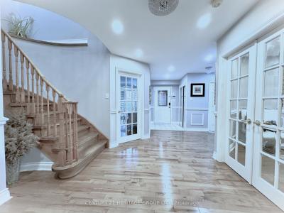 192 COVENT CRESCENT, Aurora, Ontario L4G 6P9, Canada