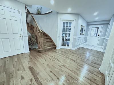 192 COVENT CRESCENT, Aurora, Ontario L4G 6P9, Canada