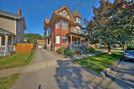 8 MONTEBELLO PLACE, St. Catharines, 安大略省 L2R 6B6, 加拿大