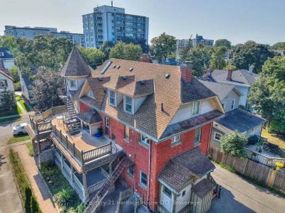 8 MONTEBELLO PLACE, St. Catharines, 安大略省 L2R 6B6, 加拿大