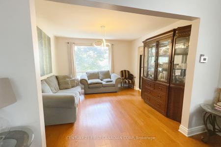 46 COMOX COURT, London South, Ontario N6K 3K9, Kanada
