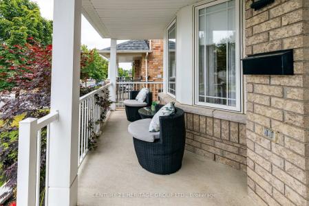 106 LAURENDALE AVENUE, Georgina, Ontario L4P 4E8, Kanada