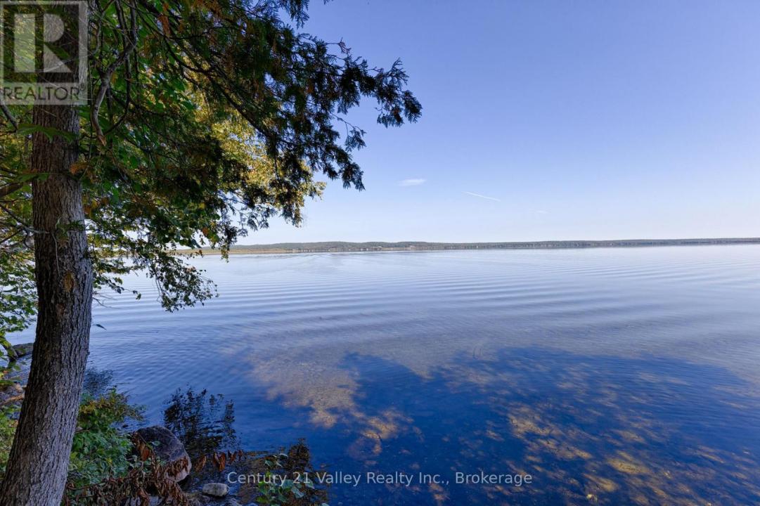 0 SMITHS BAY ROAD, North Algona Wilberforce, Ontario K0J 1T0, CANADÁ