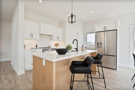 113 ATKINSON STREET, North Middlesex, Ontario N0M 1A0, Canadá