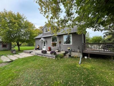 1089 BREEZY POINT ROAD, St Andrews, Manitoba R1A 2A7, Canada