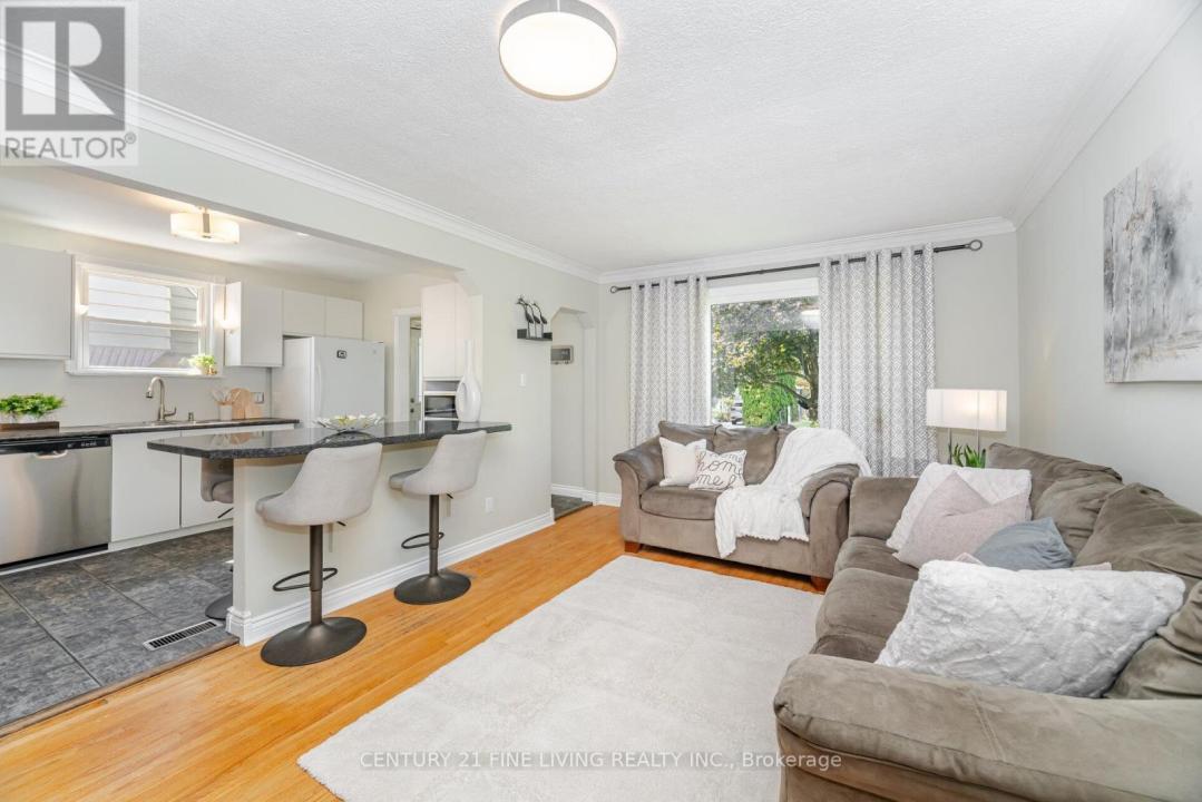 151 BROOKLAWN AVENUE, Toronto (cliffcrest), オンタリオ M1M 2P8, カナダ