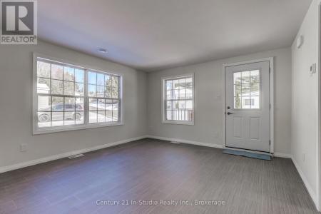 35 SUSSEX SQUARE, Georgian Bluffs, Ontario N4K 5N5, Canadá