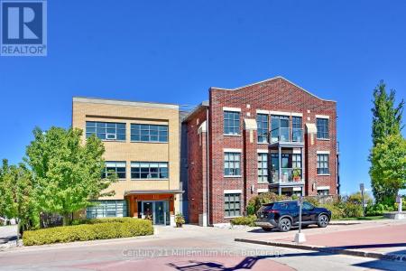 1 SHIPYARD LANE, Collingwood, Ontario L9Y 0W2, Canada