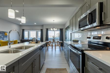 10716 99 STREET, Morinville, 阿尔伯塔 T8R 2R8, 加拿大