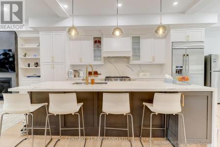 30 GLEN ECHO ROAD, Toronto (lawrence Park North), オンタリオ M4N 2E1, カナダ