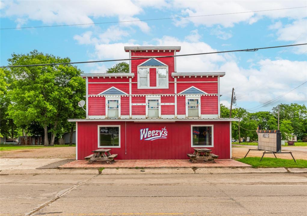 204 W Front Street, Blossom, Texas 75416