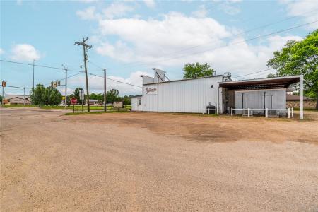204 W Front Street, Blossom, Texas 75416