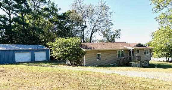 744 Cardinal Rd, Carbondale, Illinois 62901