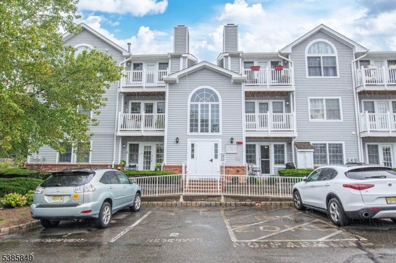 34 Genoble Rd, Montville Twp., New Jersey 07045, USA