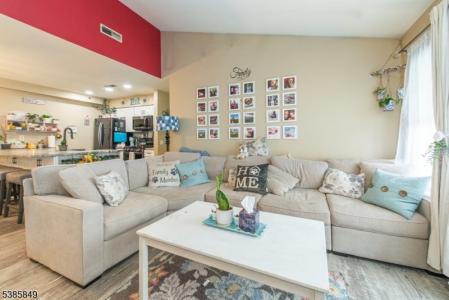 34 Genoble Rd, Montville Twp., New Jersey 07045, USA