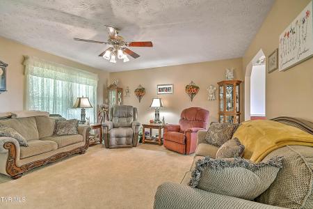 4980 Old Stage Road, Chuckey, Tennessee 37641, USA