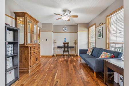 2010 Newcastle Road, Marion, 爱荷华州 52302, 美国