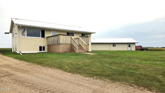 8261 71st Street, Edgeley, Dakota Du Nord 58433, États-Unis