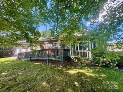 22 Madrid Lane, Hendersonville, North Carolina 28792