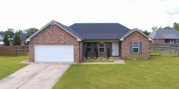 2716 Ridgewood Dr, Christiana, Tennessee 37037, USA