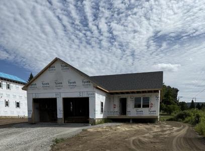 16 Dozer Drive, St. Albans Town, Vermont 05478, USA