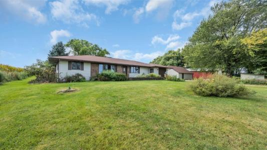 5589 22nd Avenue Trail, Vinton, Iowa 52349, USA