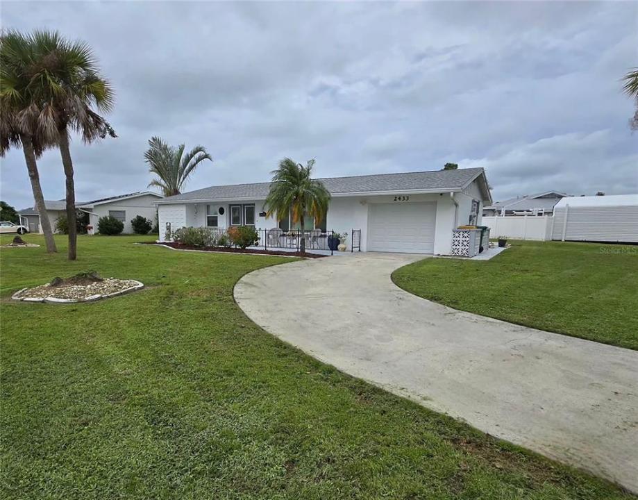 2433 Beacon Drive, Port Charlotte, Flórida 33952, Estados Unidos