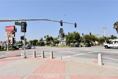 134 S Alameda, Compton, California 90021, USA