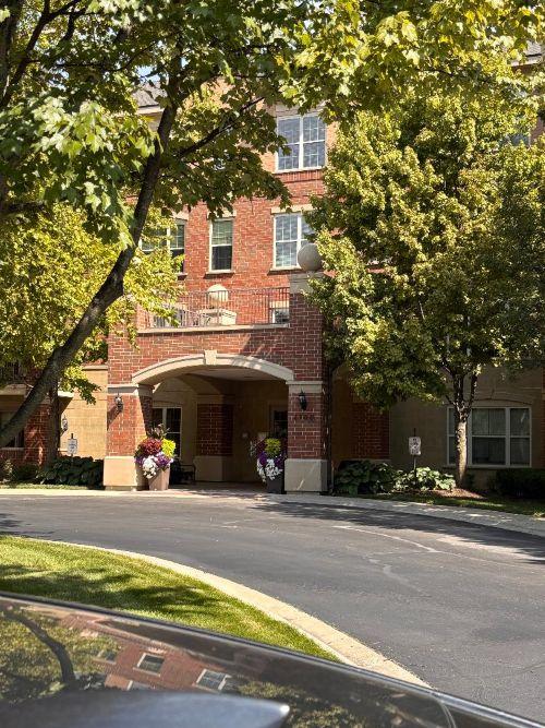 2700 Summit Dr Unit 101, Glenview, Illinois 60025