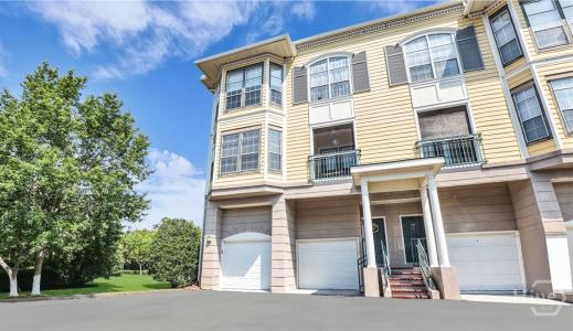 2112 Whitemarsh Way, Savannah, Georgia 31410