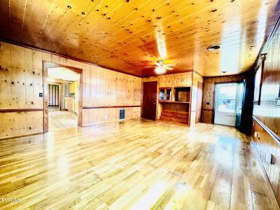 923 Muddy Creek Road, Piney Flats, Tennessee 37686