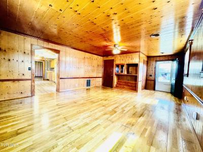 923 Muddy Creek Road, Piney Flats, Tennessee 37686