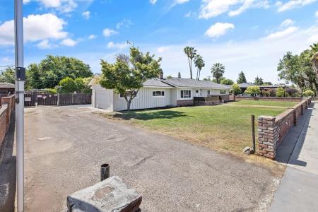 5075 N College Avenue, Fresno, California 93704