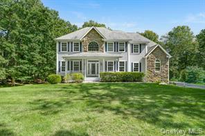 127 Shagbark Ln, Hopewell Junction, New York 12533