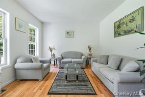 127 Shagbark Ln, Hopewell Junction, New York 12533