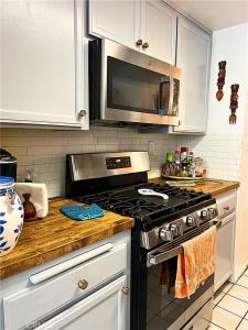 544 N Orange , B, La Puente, Califórnia 91744, Estados Unidos