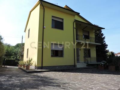 Via di Tiglio, Capannori, Toscana 55012, איטליה