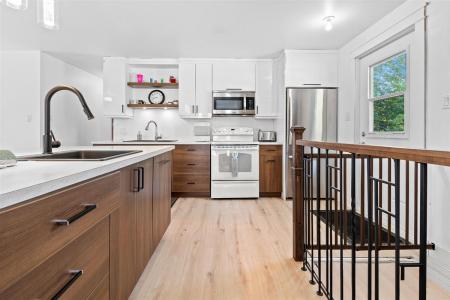 201 Ch. de la Rivière-Gatineau, Sainte-Thérèse-de-la-Gatineau, Quebec J0X 2X0, Canada