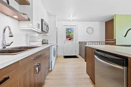 201 Ch. de la Rivière-Gatineau, Sainte-Thérèse-de-la-Gatineau, Quebec J0X 2X0, Canada