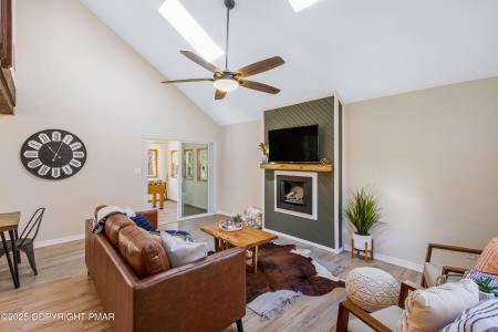 8948 Deerfield Road, Tobyhanna, פנסילבניה 18466, ארצות הברית של אמריקה 