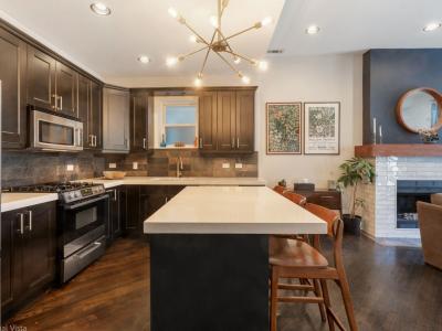 2527 W Chicago Avenue 2, Chicago, אילינוי 60622, ארצות הברית של אמריקה