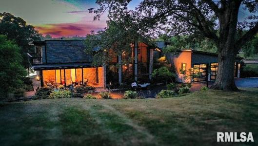 15558 E Kenabeck Trail, Cuba, Illinois 61427, USA