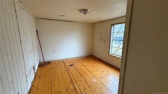 520 E 5th Street, Hulbert, Oklahoma 74441, USA
