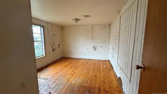 520 E 5th Street, Hulbert, Oklahoma 74441, USA