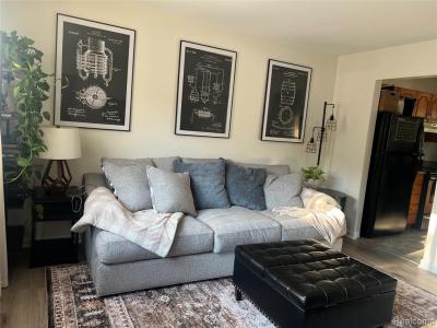 4335 Crestdale Ave, West Bloomfield Township, Michigan 48323, Estados Unidos