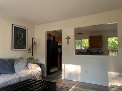 4335 Crestdale Ave, West Bloomfield Township, Michigan 48323, Estados Unidos