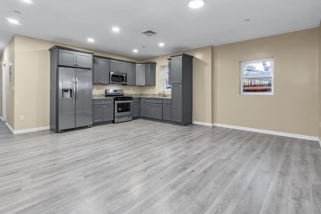 202 Broadway , 2-3, Lawrence, Massachusetts 01840