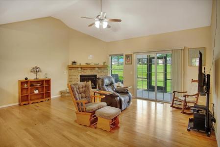 1362 N Sandy Creek Circle 4, Nixa, מיזורי 65714, ארצות הברית של אמריקה