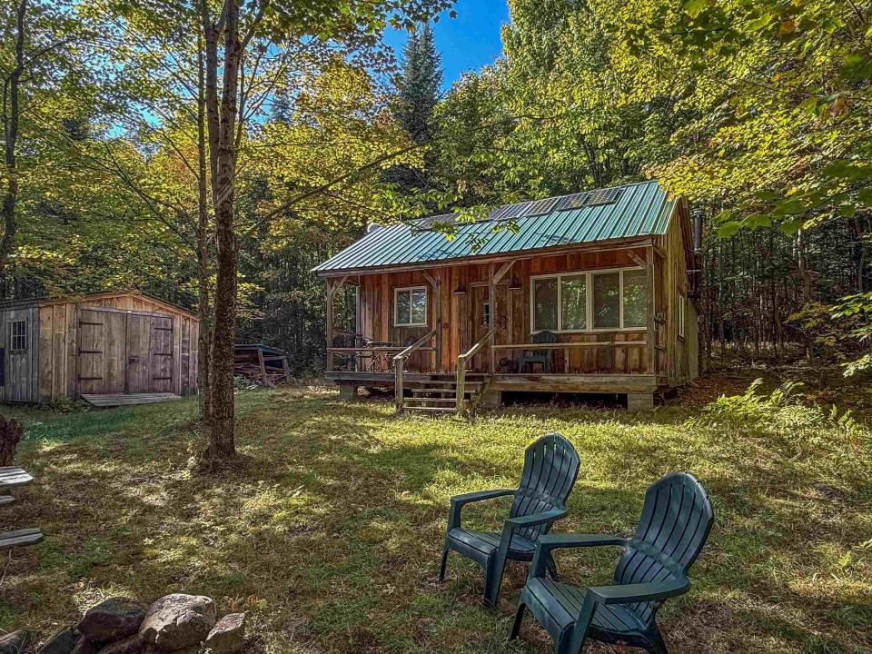 307 Kidder Hill Ridge, Irasburg, Vermont 05845, USA